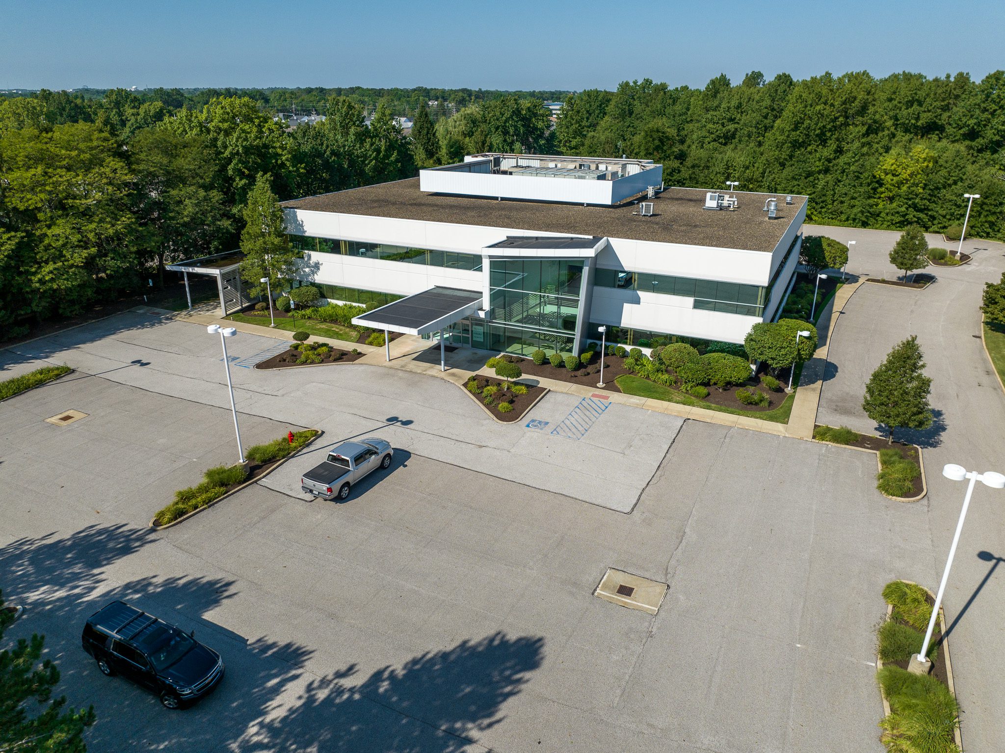 cosi-parking-lot-aerial Aerial view of Cleveland Orthopedic & Spine Institute's parking lot